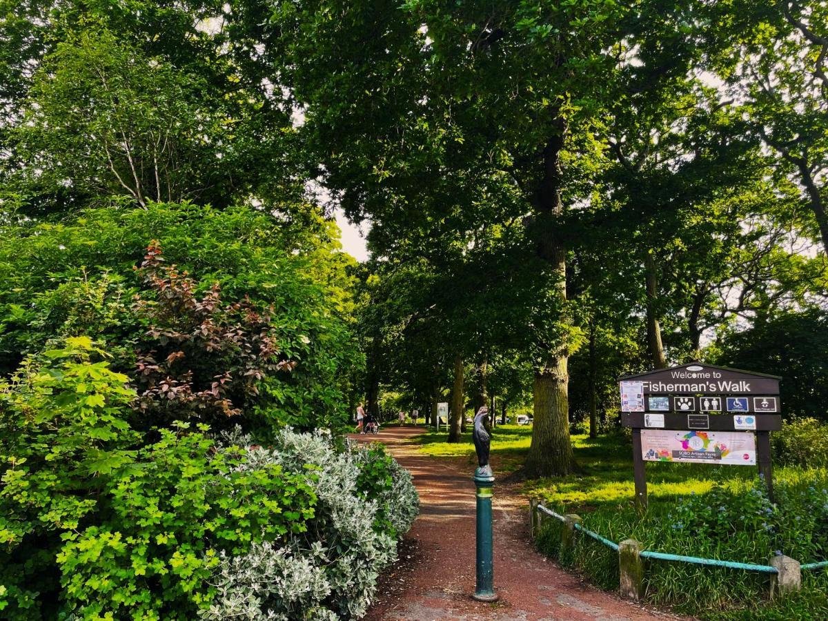 Private Two Bedroom Residence In Southbourne - Private Parking - Off The High Street - Minutes Away From The Beach Борнмут Экстерьер фото